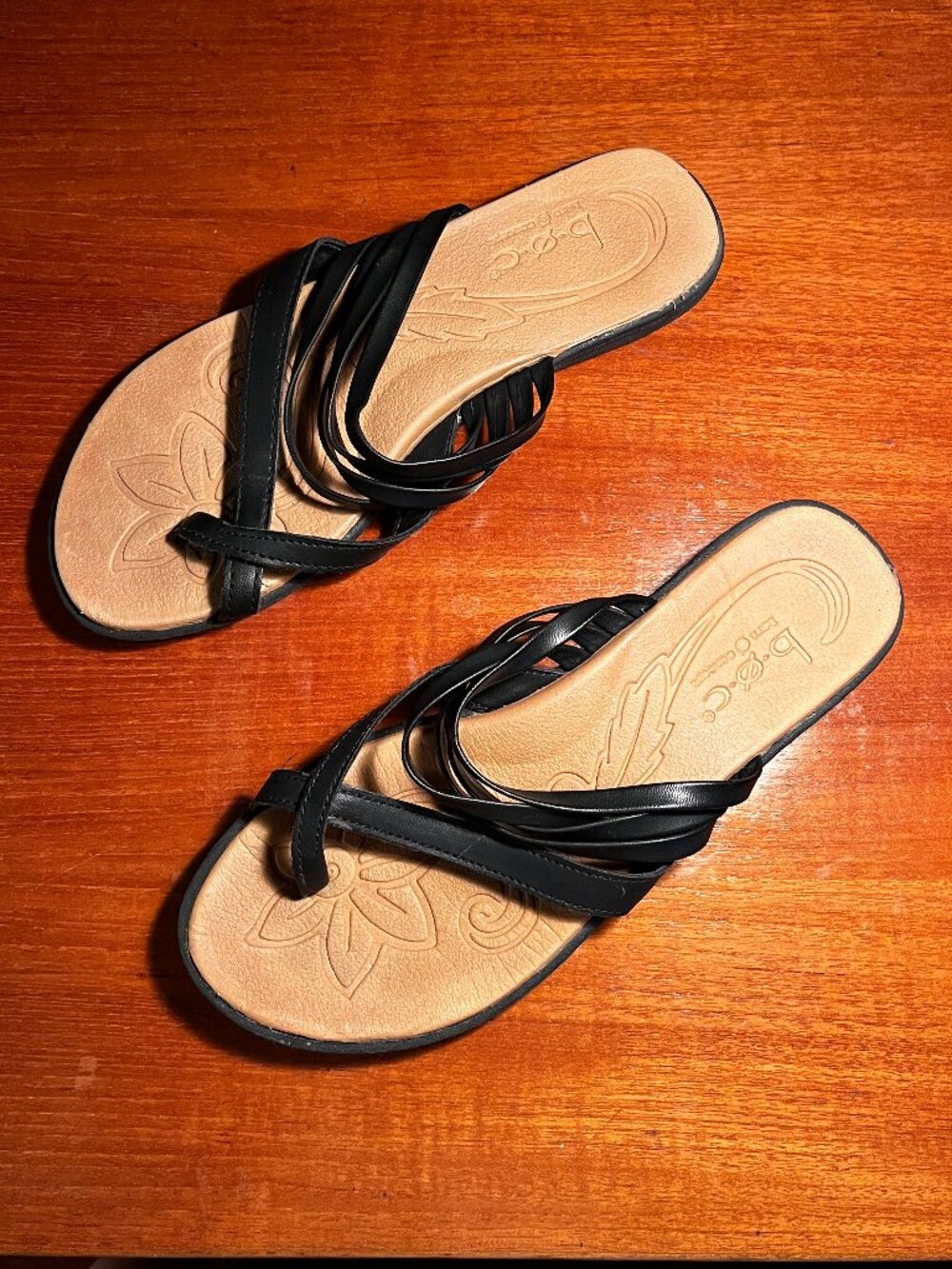 b.o.c. Black Strappy Toe Ring Sandals Women's 9M